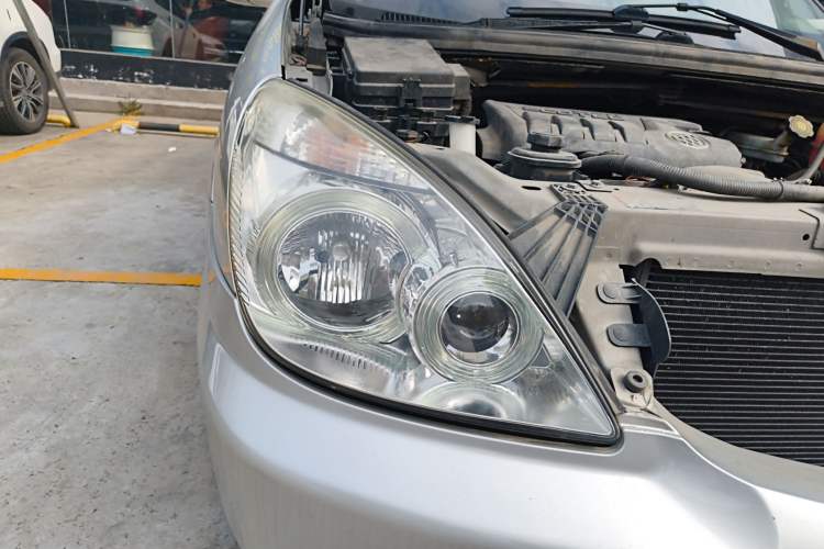 Used Buick GL8 2013 2.4L Comfort Edition Right Front Headlight