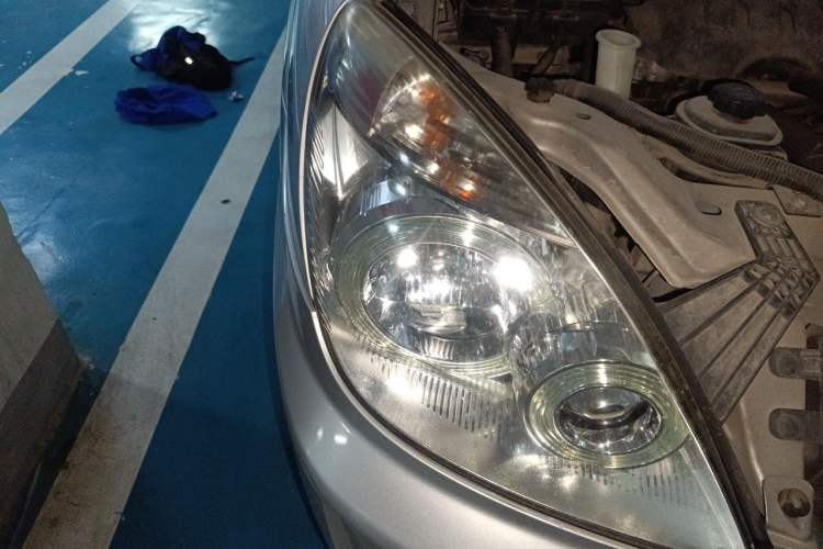 Used Buick GL8 2013 2.4L Classic Edition Right Front Headlight
