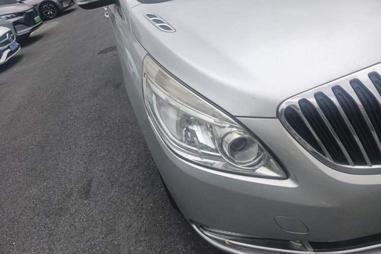 Used Buick GL8 2013 2.4L CT Luxury Business Comfort Edition Right Front Headlight