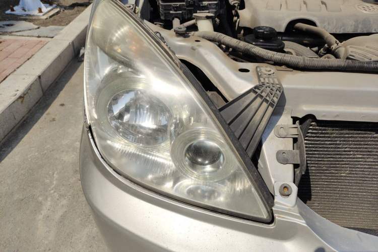 Used Buick GL8 2013 2.4L Classic Edition Right Front Headlight