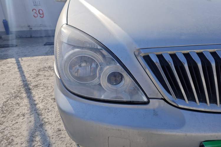 Used Buick GL8 2013 2.4L Classic Edition Right Front Headlight