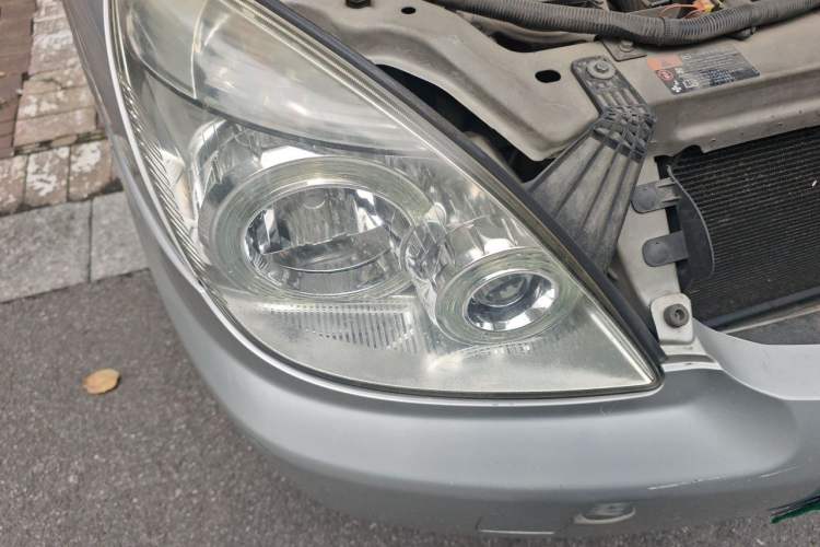Used Buick GL8 2013 2.4L Classic Edition Right Front Headlight