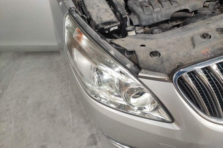 Used Buick GL8 2013 2.4L CT Luxury Business Comfort Edition Right Front Headlight
