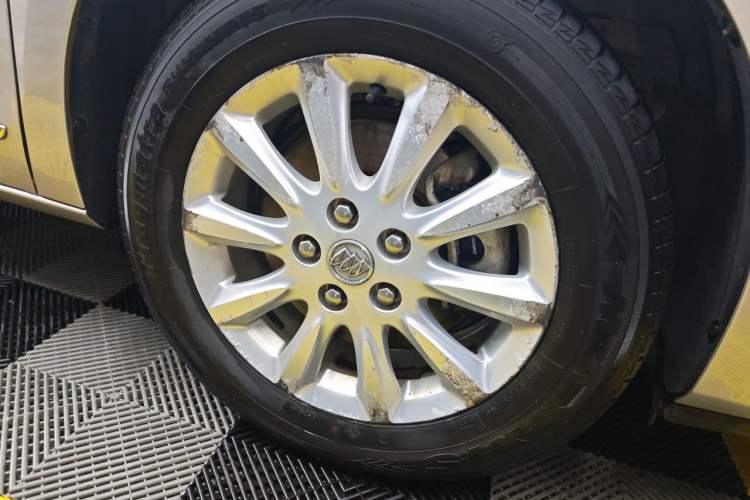 Used Buick GL8 2013 3.0L GT Luxury Business Haoya Edition Right Front Wheel Hub