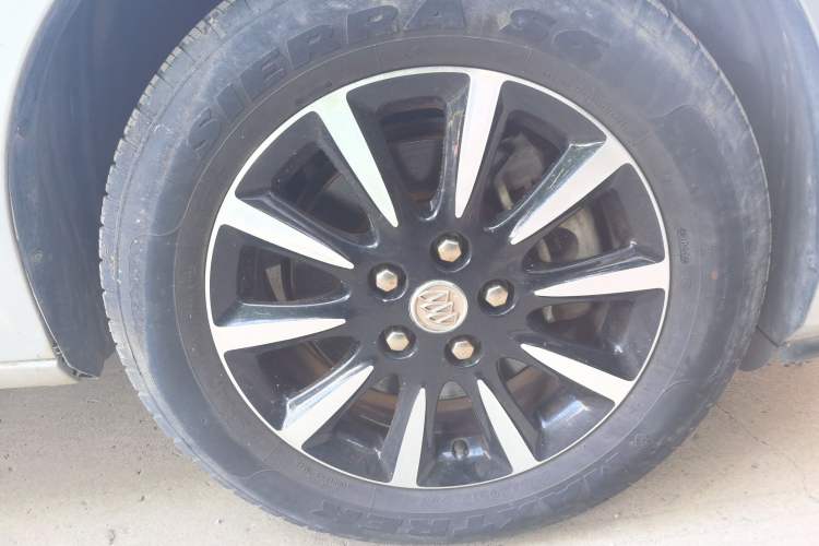 Used Buick GL8 2013 3.0L GT Luxury Business Haoya Edition Right Front Wheel Hub