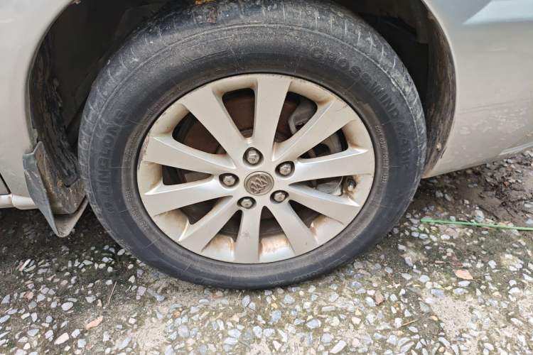 Used Buick GL8 2013 2.4L Classic Edition Right Front Wheel Hub
