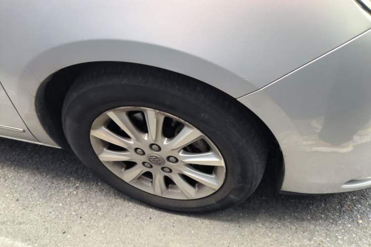 Used Buick GL8 2013 3.0L GT Luxury Business Haoya Edition Right Front Wheel Hub