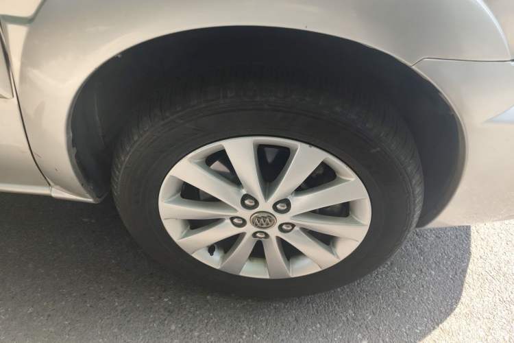 Used Buick GL8 2013 2.4L Comfort Edition Right Front Wheel Hub