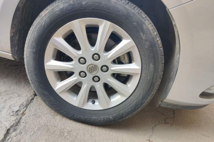 Used Buick GL8 2013 3.0L GT Luxury Business Haoya Edition Right Front Wheel Hub