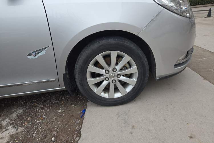 Used Buick GL8 2013 2.4L LT Luxury Business Executive Edition Right Front Wheel Hub