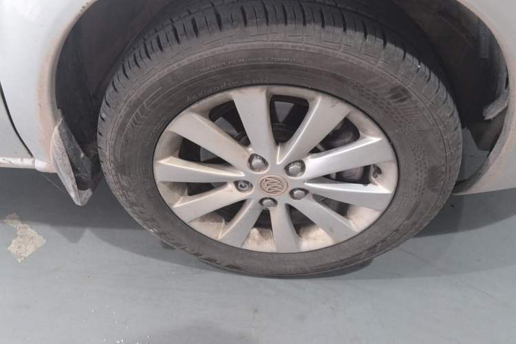 Used Buick GL8 2013 2.4L Comfort Edition Right Front Wheel Hub