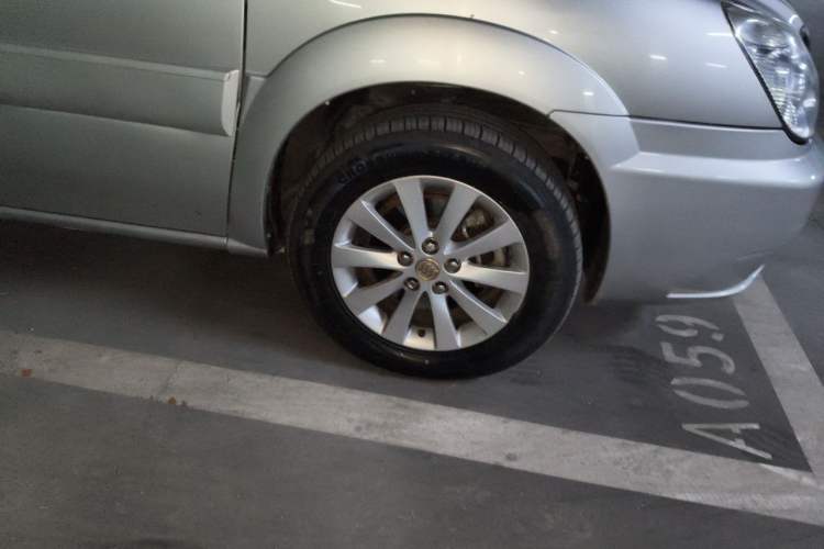Used Buick GL8 2013 2.4L Classic Edition Right Front Wheel Hub
