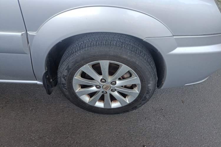 Used Buick GL8 2013 2.4L Comfort Edition Right Front Wheel Hub