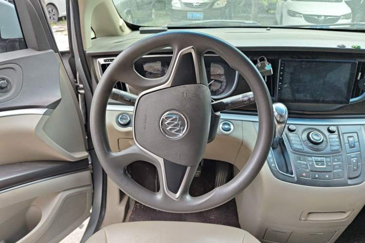 Used Buick GL8 2013 2.4L CT Luxury Business Comfort Edition Steering Wheel