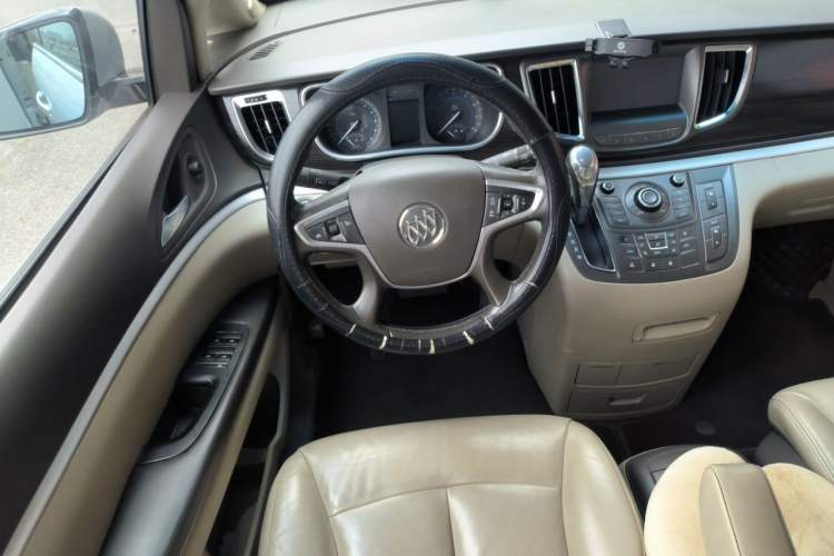 Used Buick GL8 2013 3.0L GT Luxury Business Haoya Edition Steering Wheel