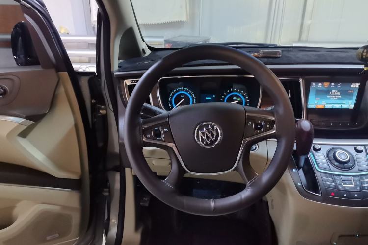 Used Buick GL8 2013 3.0L XT Luxury Business Flagship Edition Steering Wheel