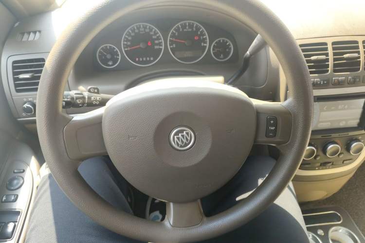 Used Buick GL8 2013 2.4L Comfort Edition Steering Wheel