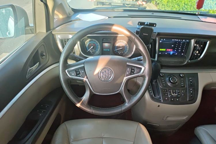 Used Buick GL8 2013 3.0L GT Luxury Business Haoya Edition Steering Wheel