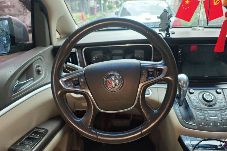 Used Buick GL8 2013 3.0L XT Luxury Business Flagship Edition Steering Wheel