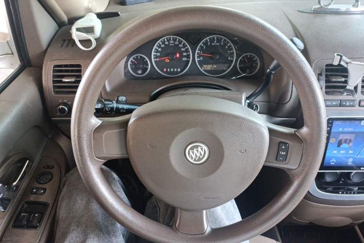 Used Buick GL8 2013 2.4L Comfort Edition Steering Wheel