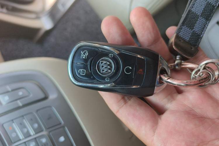Used Buick GL8 2013 3.0L XT Luxury Business Flagship Edition Vehicle Key