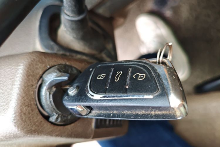 Used Buick GL8 2013 2.4L Classic Edition Vehicle Key