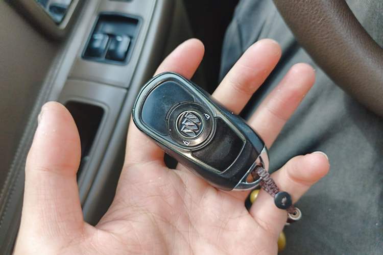 Used Buick GL8 2013 2.4L Comfort Edition Vehicle Key