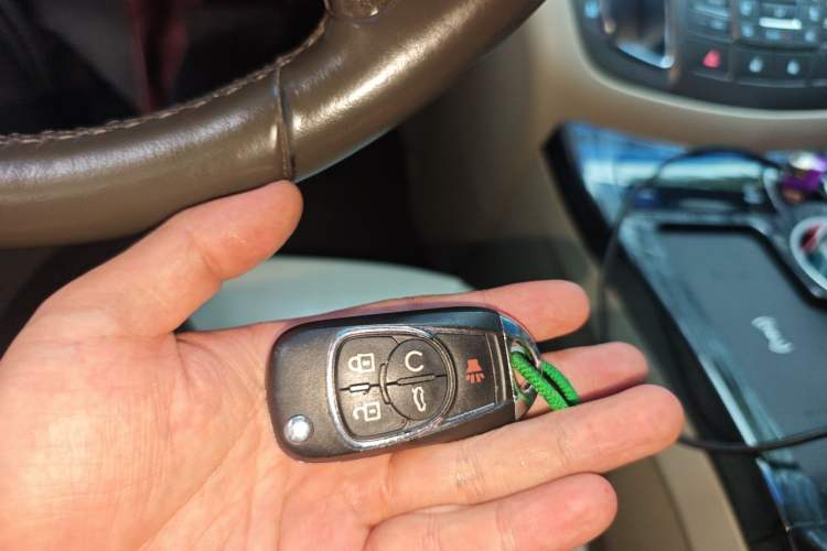 Used Buick GL8 2013 3.0L XT Luxury Business Flagship Edition Vehicle Key