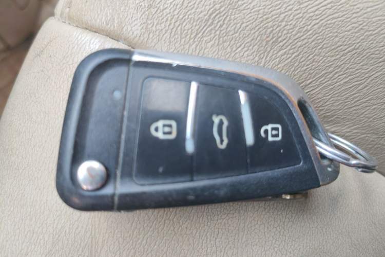 Used Buick GL8 2013 2.4L Executive Edition Vehicle Key
