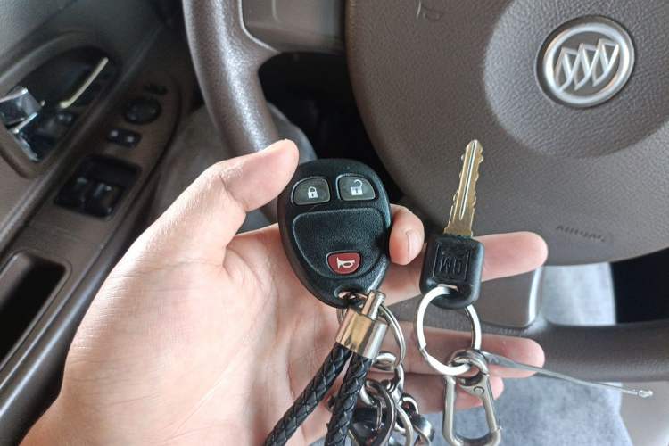 Used Buick GL8 2013 2.4L Comfort Edition Vehicle Key