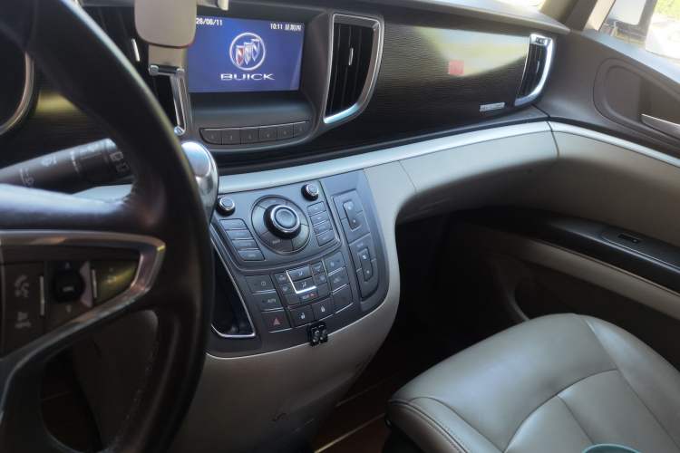 Used Buick GL8 2013 2.4L LT Luxury Business Executive Edition Audio And AC Panel