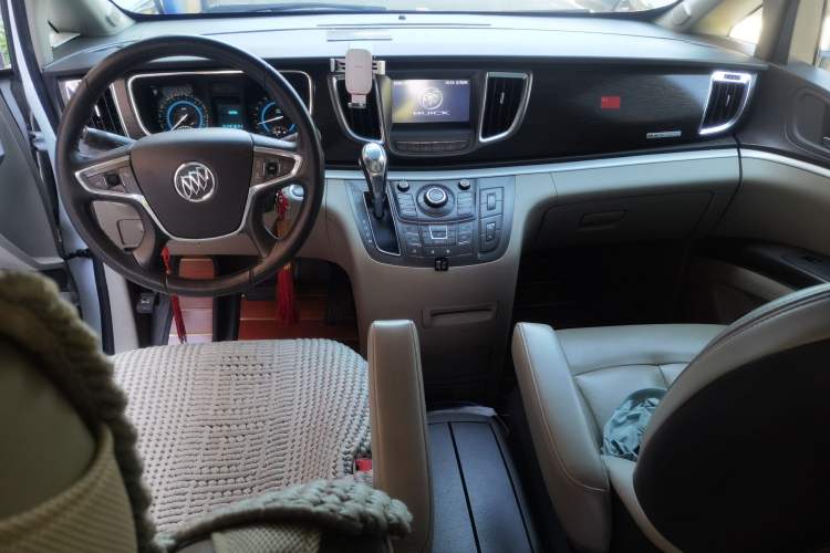 Used Buick GL8 2013 2.4L LT Luxury Business Executive Edition Center Console