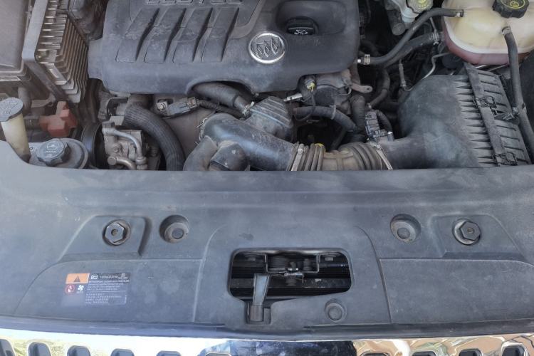 Used Buick GL8 2013 2.4L LT Luxury Business Executive Edition Engine Bay