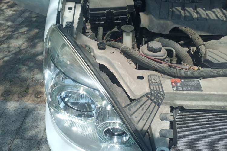 Used Buick GL8 2013 2.4L Classic Edition Engine Bay Right