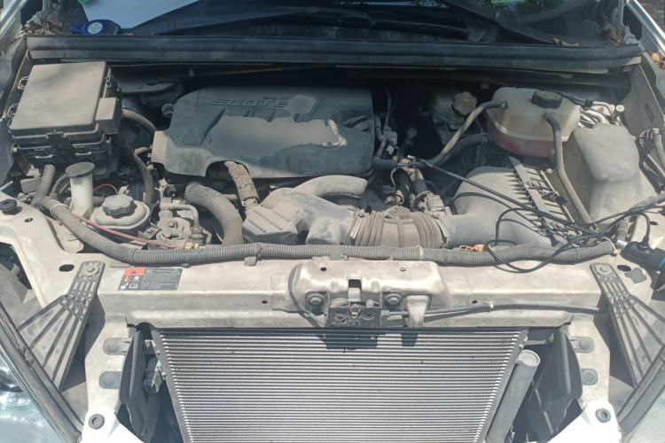 Used Buick GL8 2013 2.4L Classic Edition Engine Bay