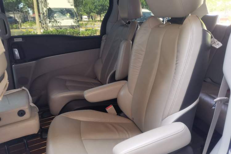 Used Buick GL8 2013 2.4L LT Luxury Business Executive Edition Left Rear Seat