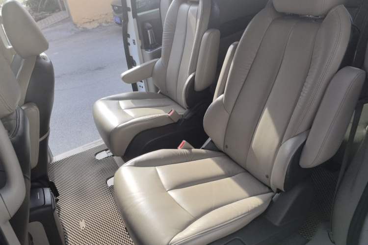 Used Buick GL8 2013 3.0L GT Luxury Business Haoya Edition Left Rear Seat