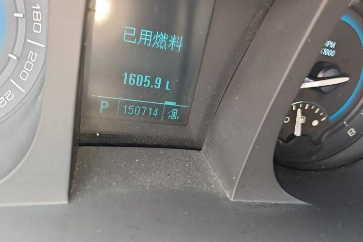 Used Buick GL8 2013 2.4L LT Luxury Business Executive Edition Odometer Close Up