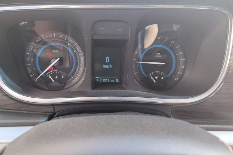 Used Buick GL8 2013 3.0L GT Luxury Business Haoya Edition Odometer Close Up