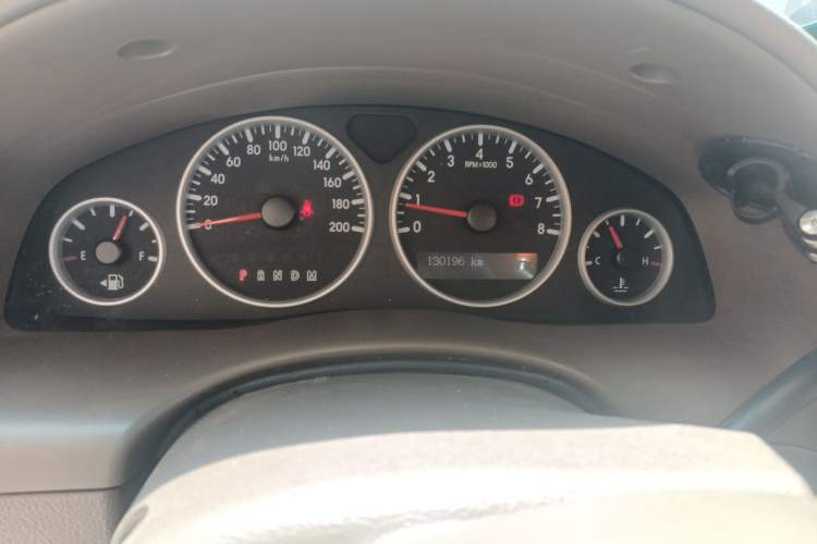 Used Buick GL8 2013 2.4L Classic Edition Odometer Close Up