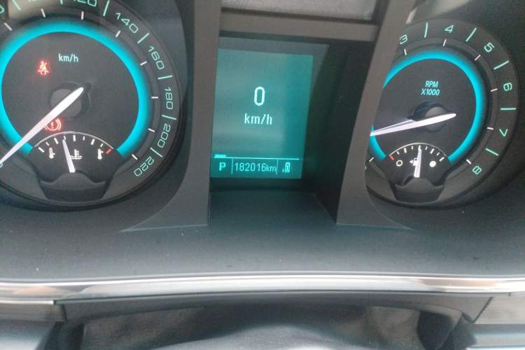Used Buick GL8 2013 2.4L CT Luxury Business Comfort Edition Odometer Close Up