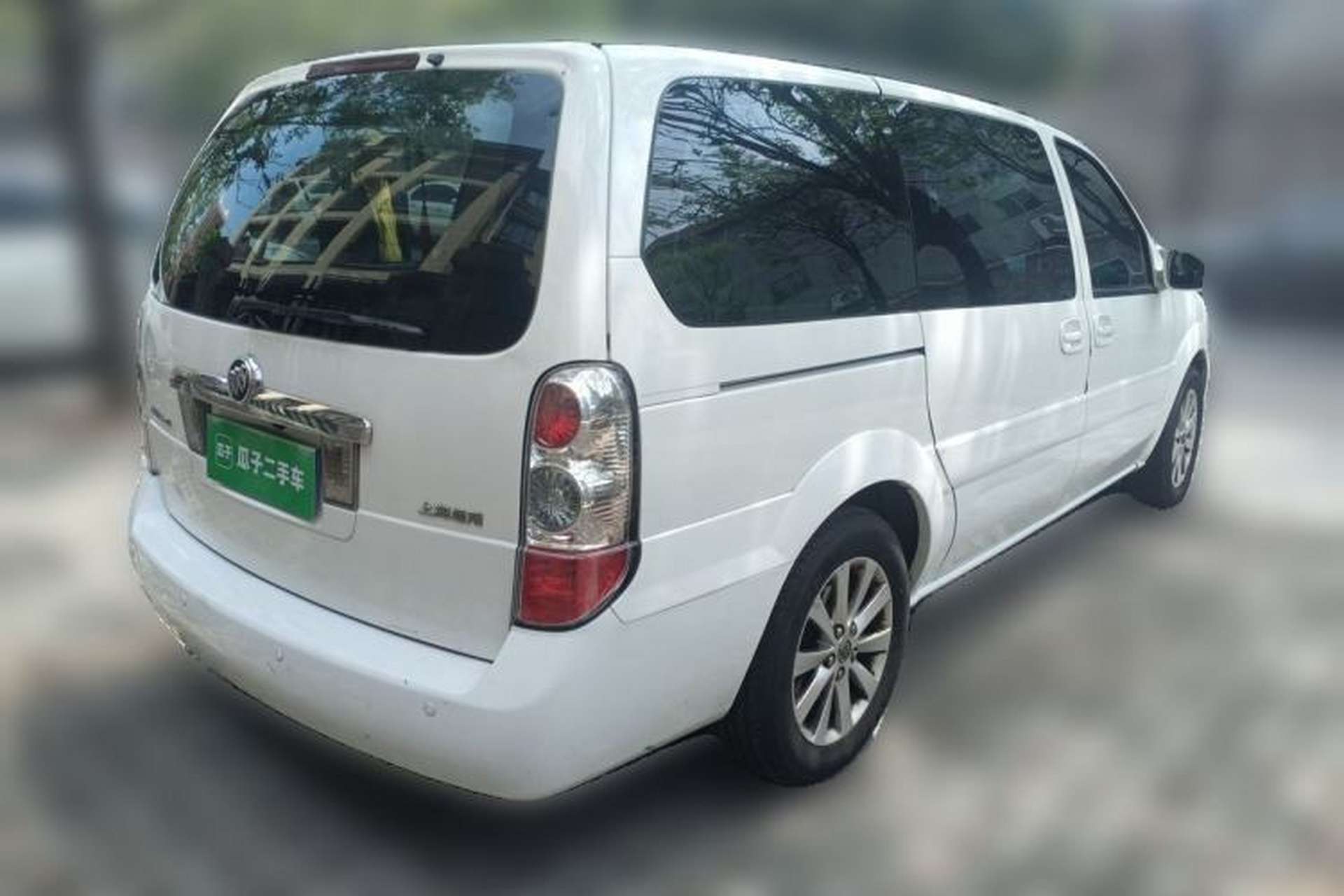 Used Buick GL8 2013 2.4L Classic Edition Rear Right 45 Deg