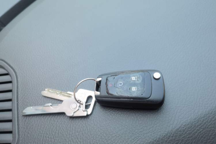 Used Buick GL8 2013 2.4L LT Luxury Business Executive Edition Vehicle Key