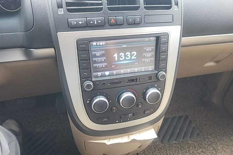 Used Buick GL8 2013 2.4L Executive Edition Audio And AC Panel