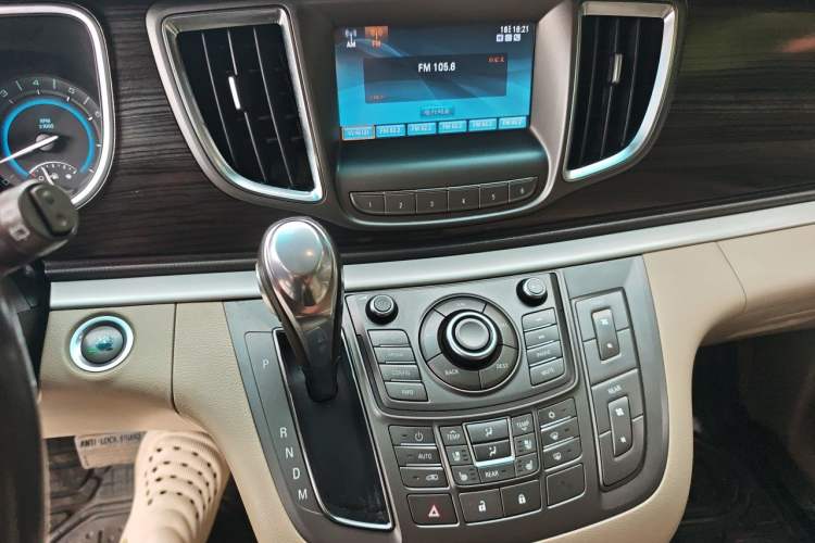 Used Buick GL8 2013 3.0L XT Luxury Business Flagship Edition Audio And AC Panel