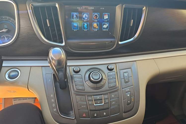 Used Buick GL8 2013 2.4L CT Luxury Business Comfort Edition Audio And AC Panel