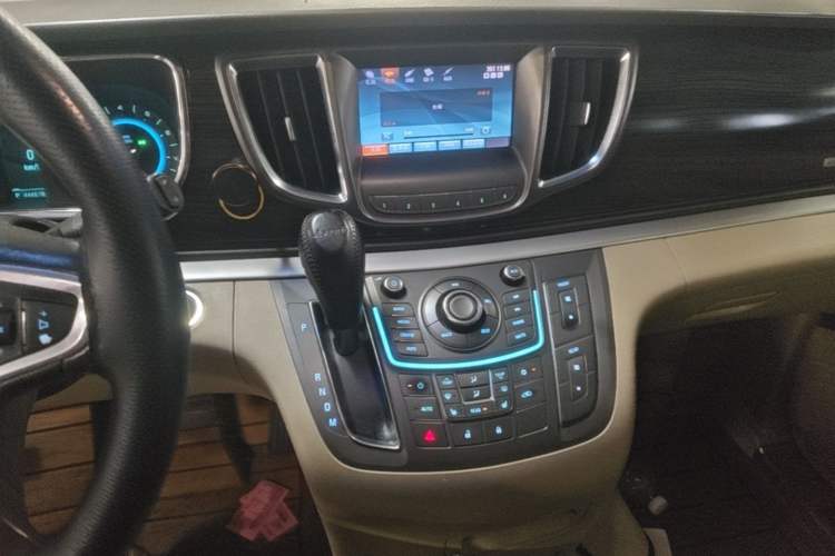 Used Buick GL8 2013 3.0L GT Luxury Business Haoya Edition Audio And AC Panel