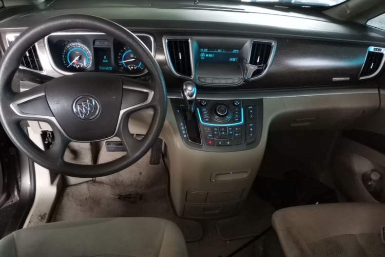 Used Buick GL8 2013 2.4L CT Luxury Business Comfort Edition Center Console