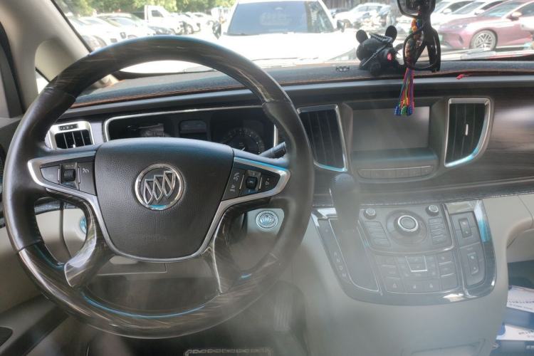 Used Buick GL8 2013 3.0L GT Luxury Business Haoya Edition Center Console