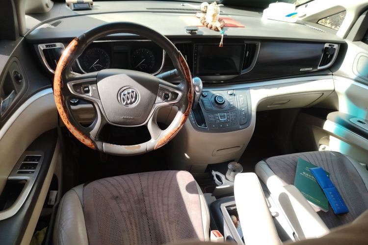 Used Buick GL8 2013 3.0L XT Luxury Business Flagship Edition Center Console
